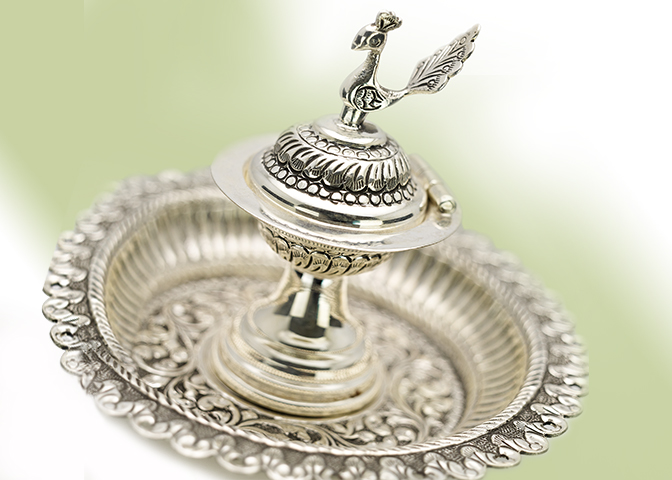 Amazon.com: GoldGiftIdeas Silver Plated Nakshi Pooja Kalash (Lota), Pooja  Articles for Home, Return Gifts for Indian Festival, Indian Pooja Items  Silver, Indian pooja Thali Set with Potli Bags (Pack of 5) :